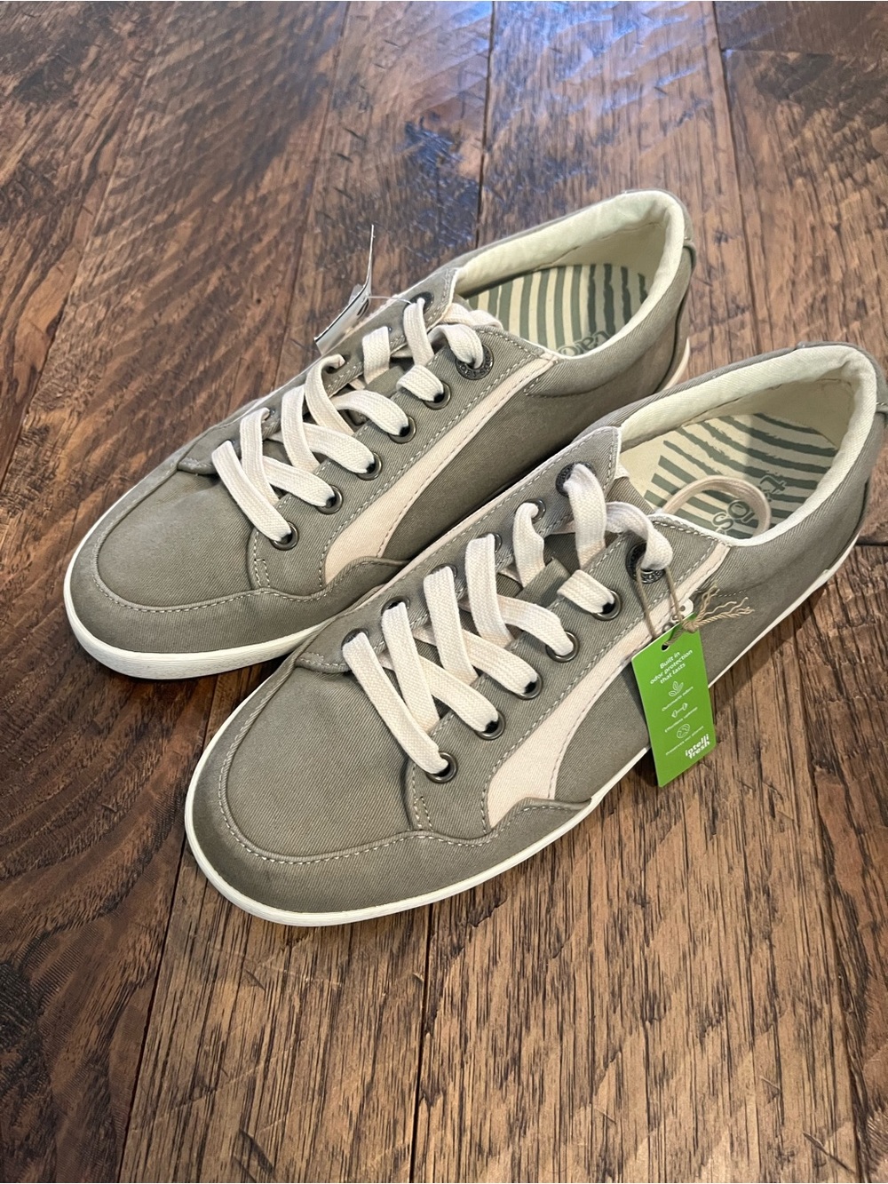 Taos Footwear Women's Shooting Star Sneakers - Canvas